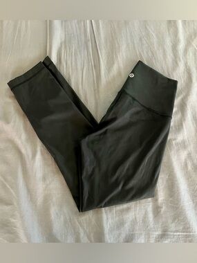 lululemon black workout leggings with inner tag detail